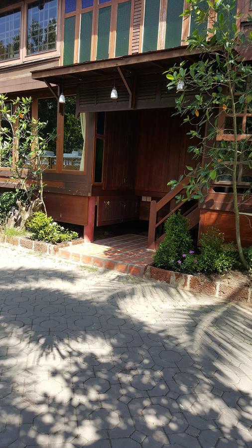 Ruean Mai Chai Khlong Amphawa Exterior foto